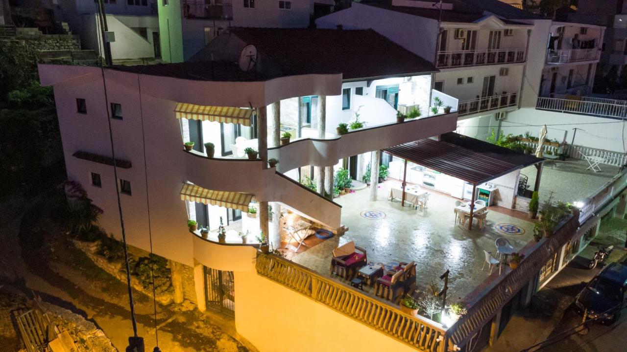 Apartments Ishmi In Center Of Ulcinj Exterior photo