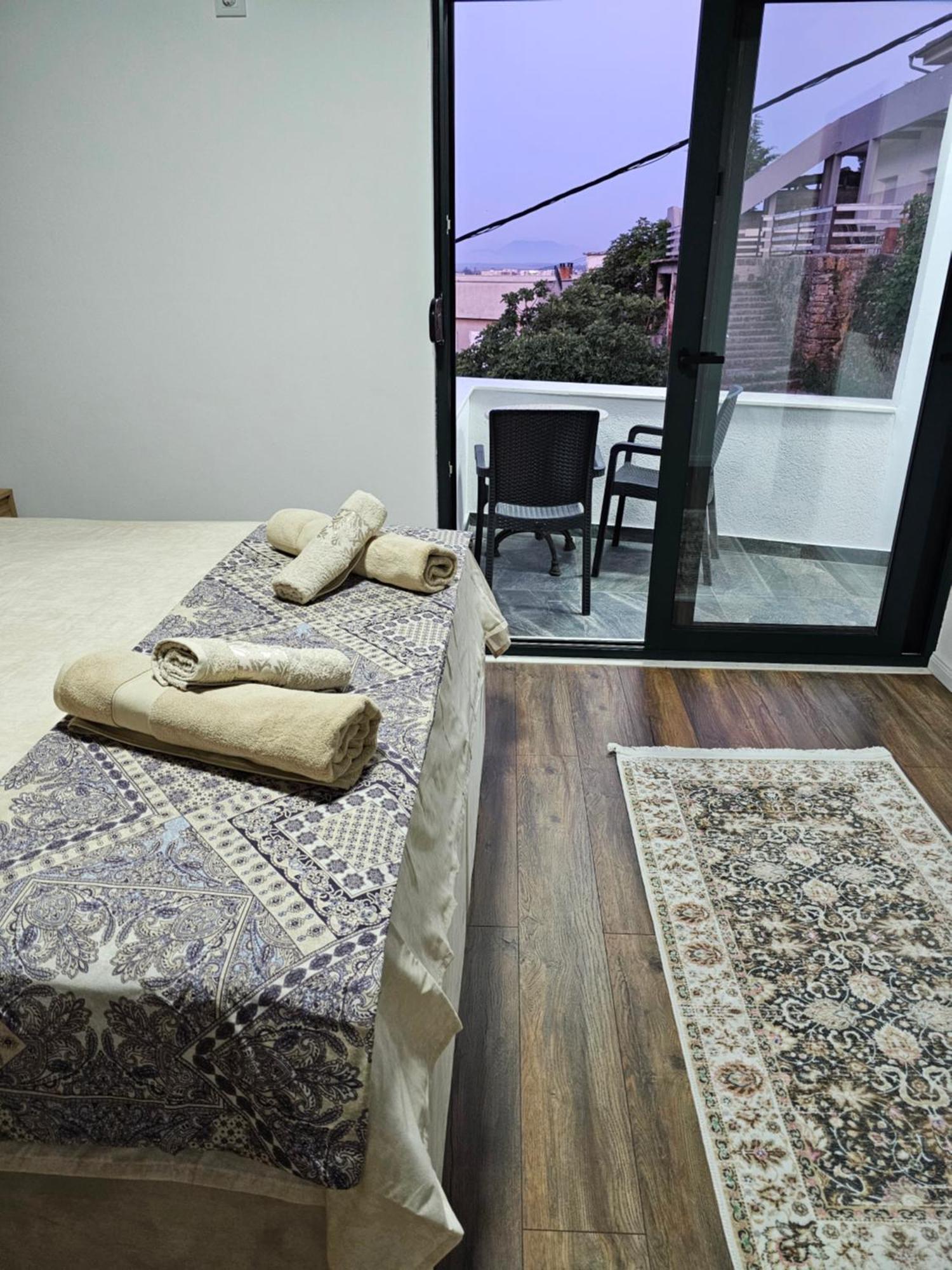 Apartments Ishmi In Center Of Ulcinj Exterior photo